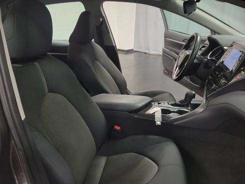 Used 2022 Toyota Camry LE FWD image 31