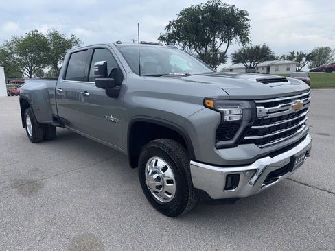 Used 2026 Chevrolet Silverado 3500 LTZ w/ LTZ Texas Edition image 7