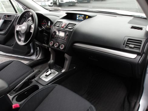 Used 2015 Subaru Forester 2.5i Premium image 12