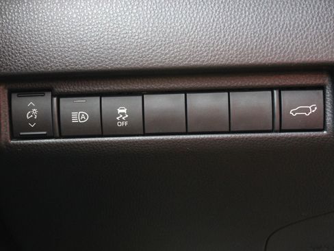 Used 2023 Toyota Venza Nightshade AWD/4WD image 25