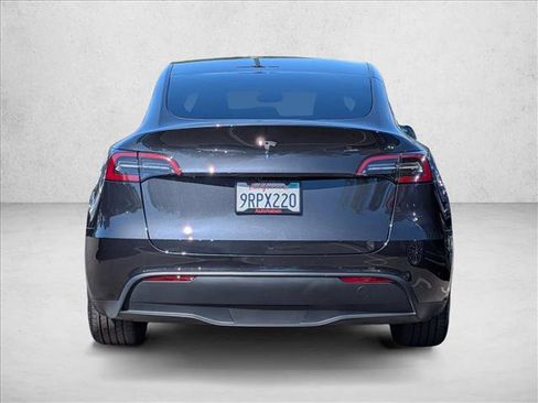 Used 2025 Tesla Model Y Long Range RWD image 7