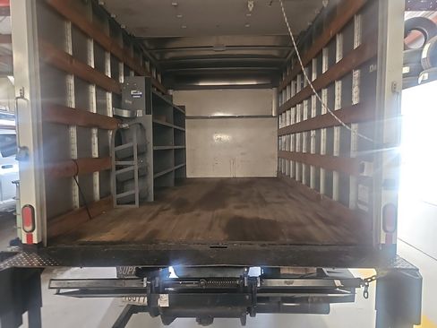 Used 2019 Ford E-350 and Econoline 350 Super Duty w/ Power Windows & Locks Group image 5