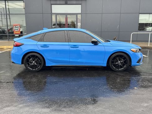 Used 2022 Honda Civic Sport image 2