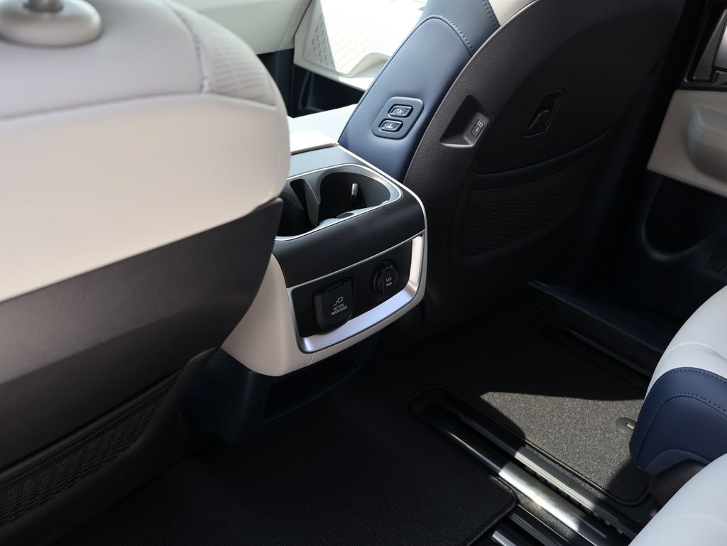 New 2026 Kia Carnival SX w/ SX Dark Edition Package FWD image 14