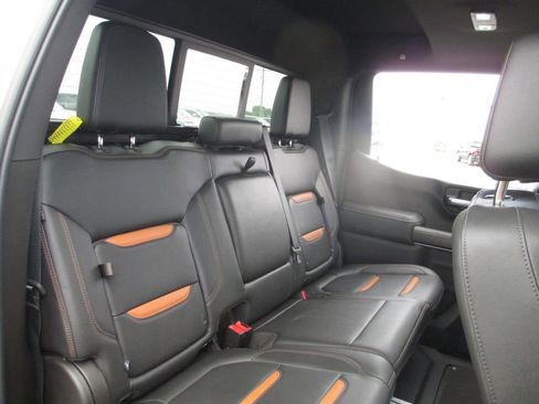 Used 2021 GMC Sierra 1500 AT4 w/ AT4 Premium Package AWD/4WD image 29