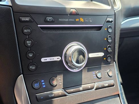 Used 2019 Ford Edge Titanium w/ Equipment Group 301A FWD image 44