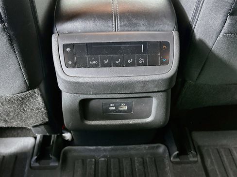 Used 2023 Nissan Pathfinder SV AWD/4WD image 28