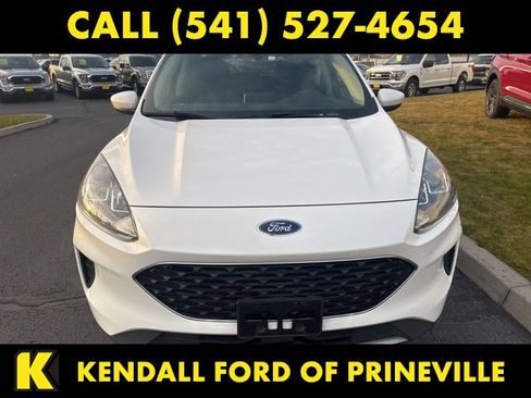 Used 2020 Ford Escape SE image 3