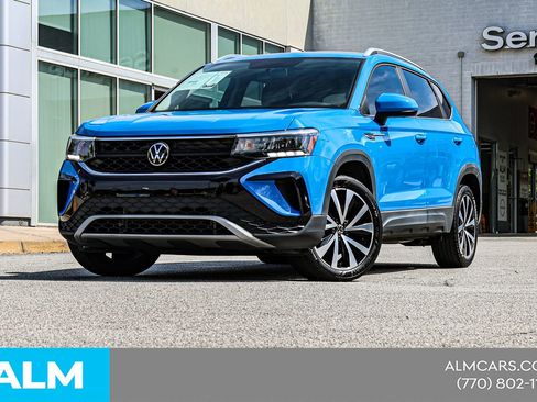 Used 2022 Volkswagen Taos SE FWD image 3