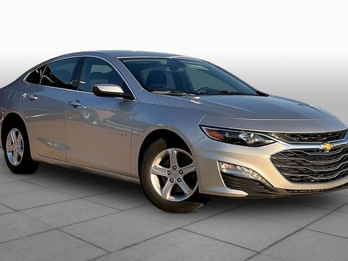 Used 2022 Chevrolet Malibu LT image 3