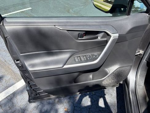 Used 2023 Toyota RAV4 LE AWD/4WD image 26