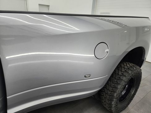 Used 2023 RAM 3500 Big Horn w/ Night Edition image 32