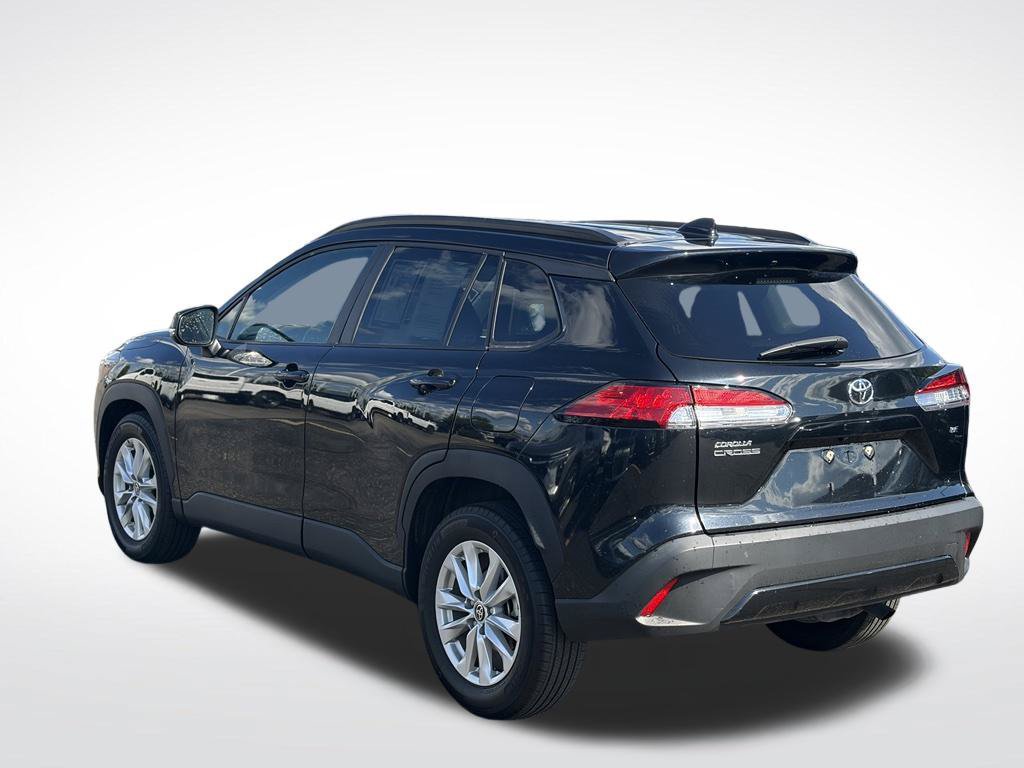 Used 2025 Toyota Corolla Cross LE FWD image 7