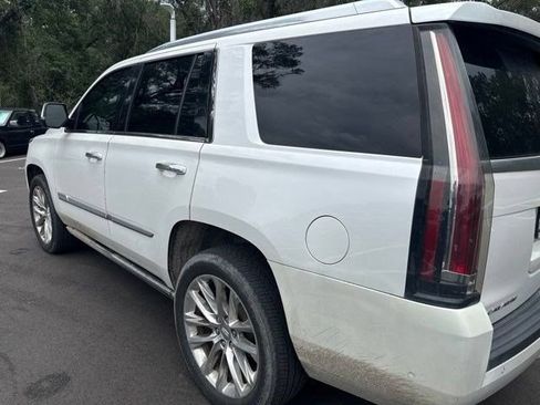Used 2019 Cadillac Escalade Premium Luxury AWD/4WD image 3