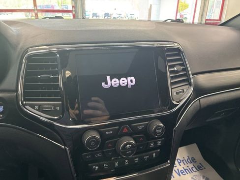 Used 2020 Jeep Grand Cherokee Limited w/ Premium Lighting Group AWD/4WD image 35