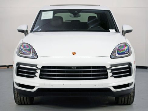 Used 2023 Porsche Cayenne Platinum Edition w/ Premium Package image 47