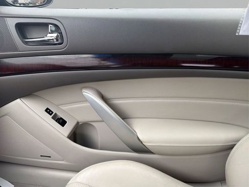 Used 2011 INFINITI G37 Journey w/ Premium Pkg image 25