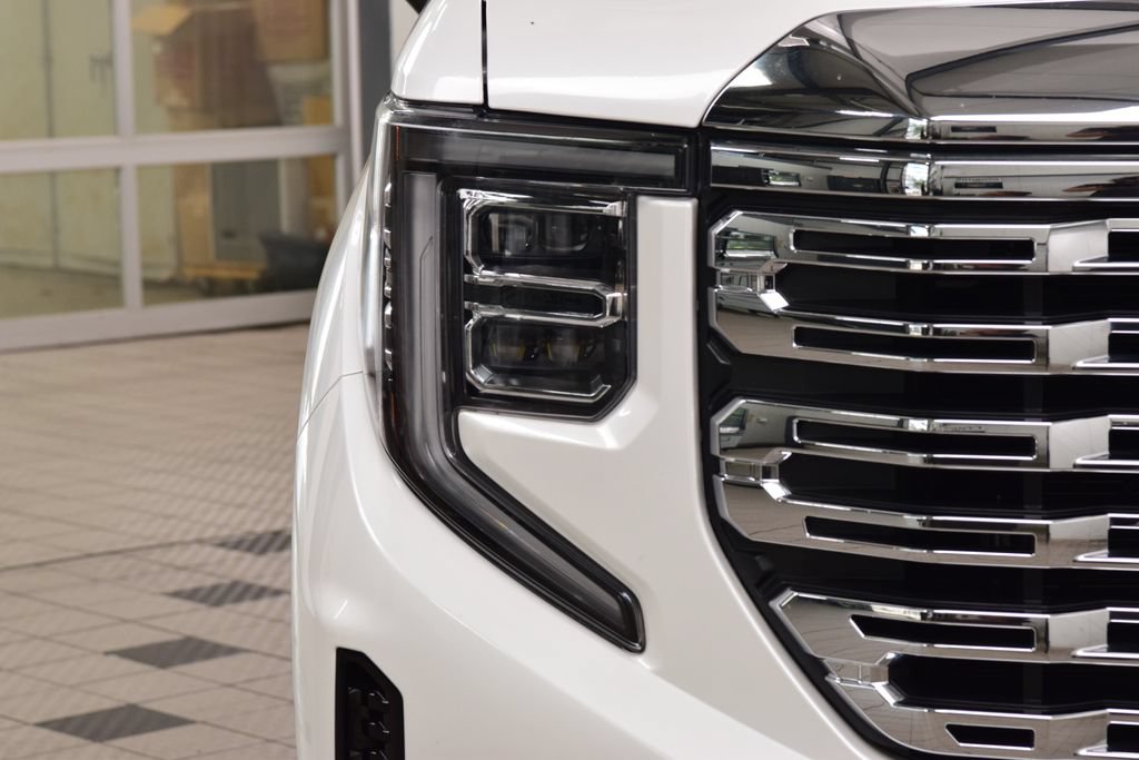 Used 2024 GMC Sierra 1500 Denali w/ Denali Reserve Package AWD/4WD image 12
