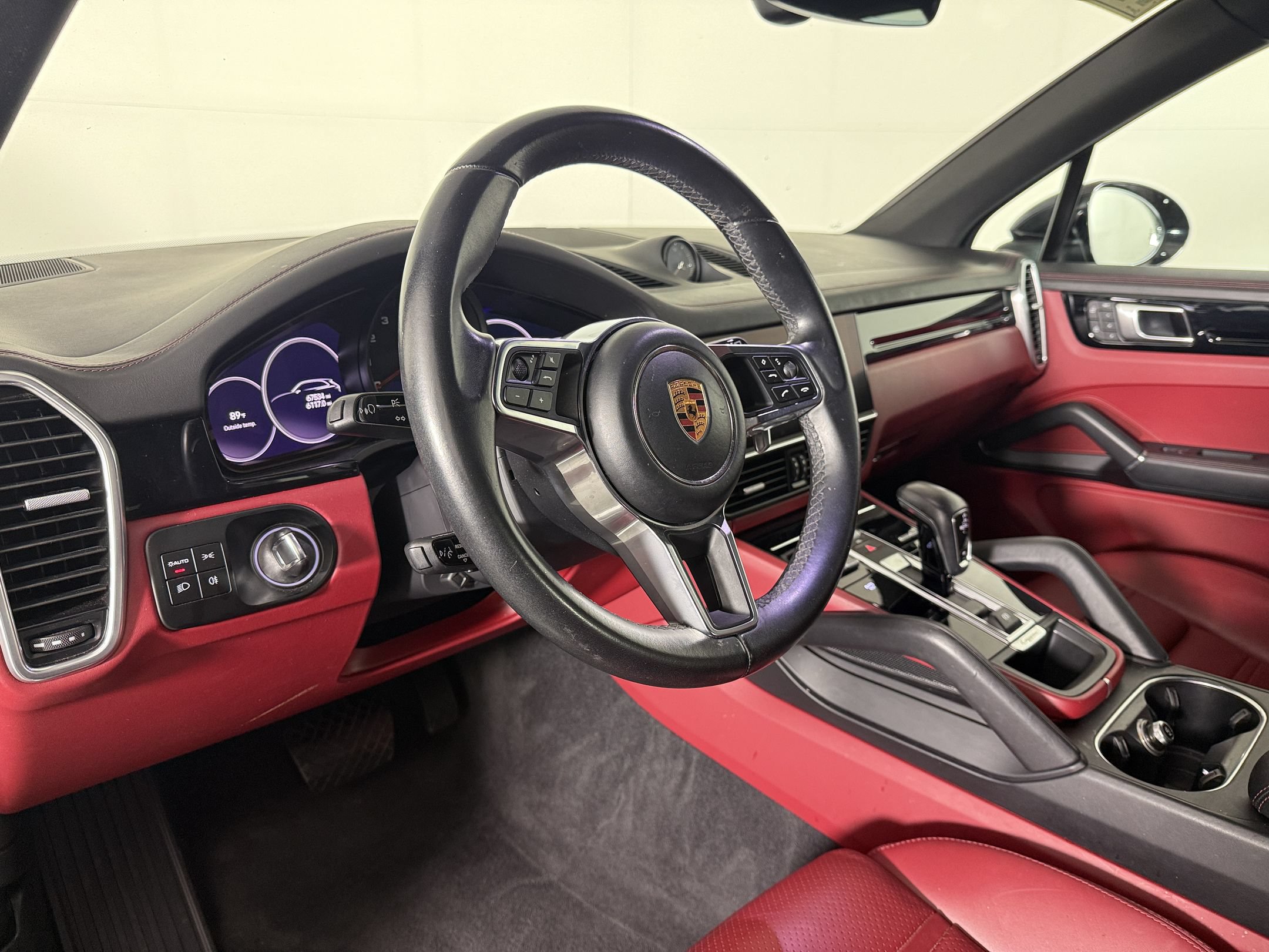 Used 2022 Porsche Cayenne AWD/4WD image 4