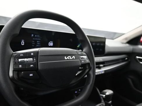 Used 2025 Kia K4 FWD image 10