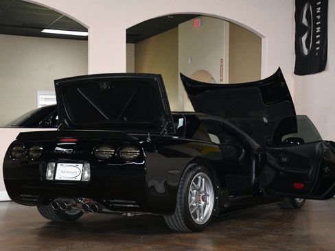 Used 2003 Chevrolet Corvette Z06 w/ Memory Package, 3 Drivers RWD image 91