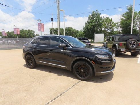 Used 2022 Lincoln Nautilus FWD w/ Premium Package image 6