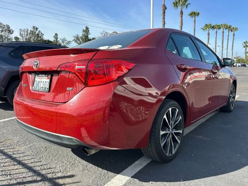 Used 2017 Toyota Corolla SE FWD image 3
