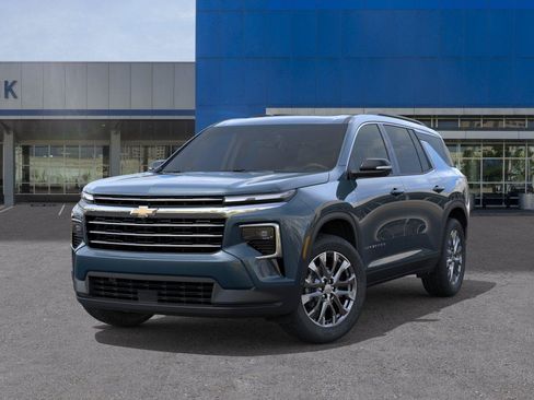 New 2026 Chevrolet Traverse LT w/ Sun and Wheel Package FWD image 6