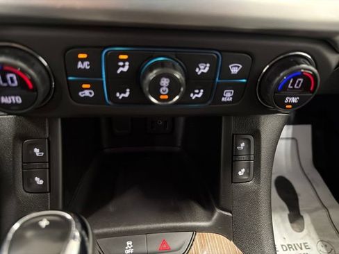 Used 2018 GMC Acadia SLE w/ Driver Alert Package I AWD/4WD image 19