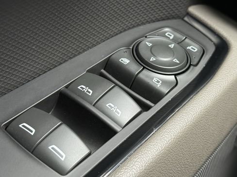 Used 2022 Chevrolet Silverado 1500 ZR2 w/ Technology Package image 22