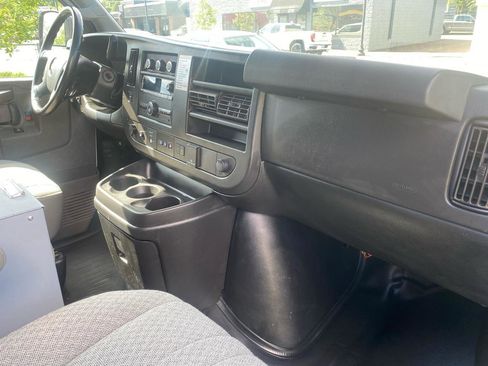 Used 2021 Chevrolet Express 2500 w/ Driver Convenience Package RWD image 18