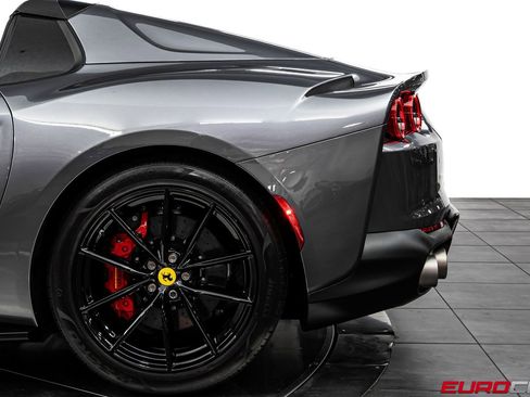 Used 2022 Ferrari 812 GTS RWD image 17