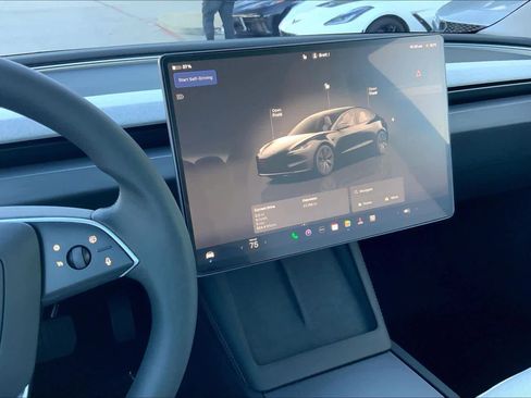 Used 2024 Tesla Model 3 Standard Range image 6