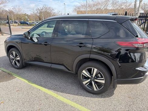 Used 2025 Nissan Rogue SL image 22