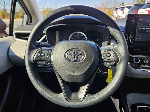 Used 2022 Toyota Corolla LE image 15