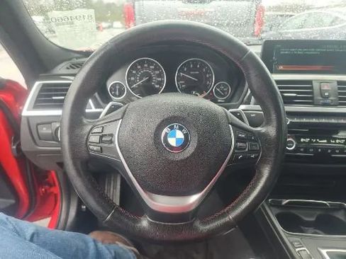 Used 2017 BMW 330i xDrive Sedan w/ Premium Package image 9