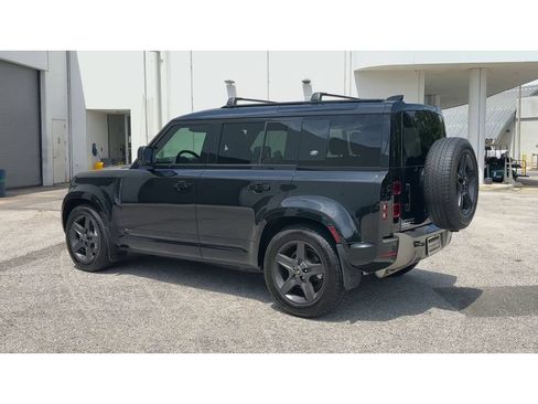 Used 2021 Land Rover Defender 110 X-Dynamic SE AWD/4WD image 6