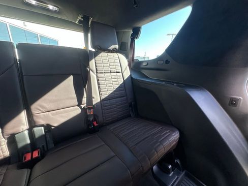 Used 2023 Cadillac Escalade Sport Platinum w/ Heavy-Duty Trailer Package image 32