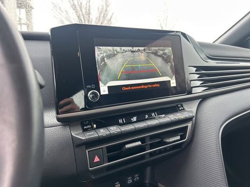 Used 2025 Toyota Camry SE image 22