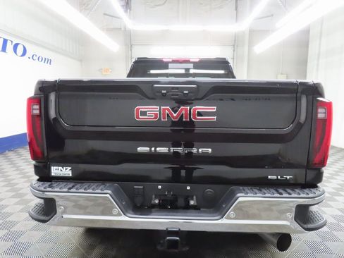 Used 2025 GMC Sierra 2500 SLT image 34
