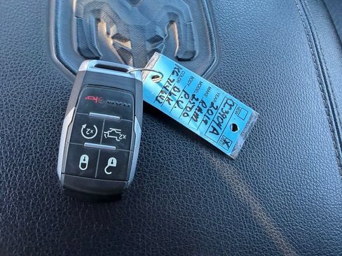Used 2019 RAM 2500 Laramie w/ Night Edition AWD/4WD image 35