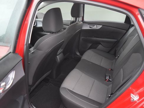 Used 2022 Kia Forte LXS w/ LXS Technology Package image 7