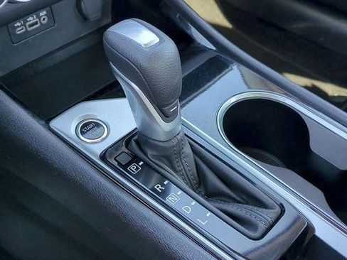 Used 2024 Nissan Altima 2.5 SV FWD image 15