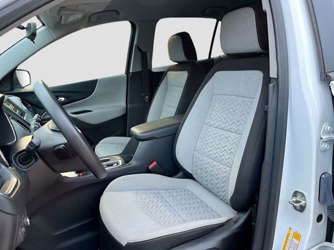 Used 2022 Chevrolet Equinox LS w/ LS Convenience Package image 18