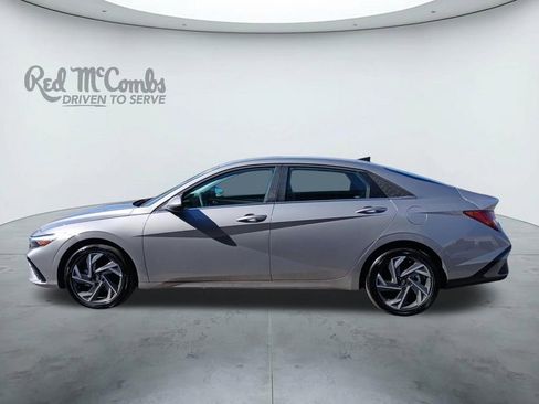 New 2025 Hyundai Elantra Limited FWD image 2