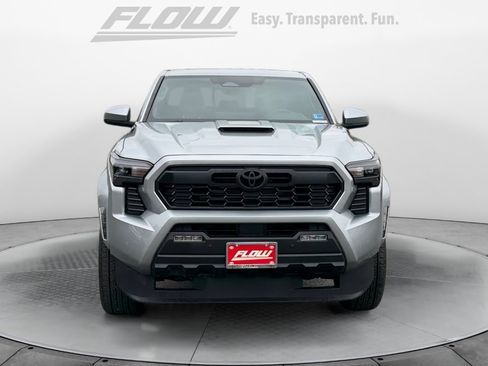Used 2025 Toyota Tacoma TRD Sport w/ TRD Sport Upgrade Package AWD/4WD image 3