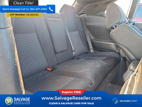 Used 2018 Dodge Challenger SXT image 13