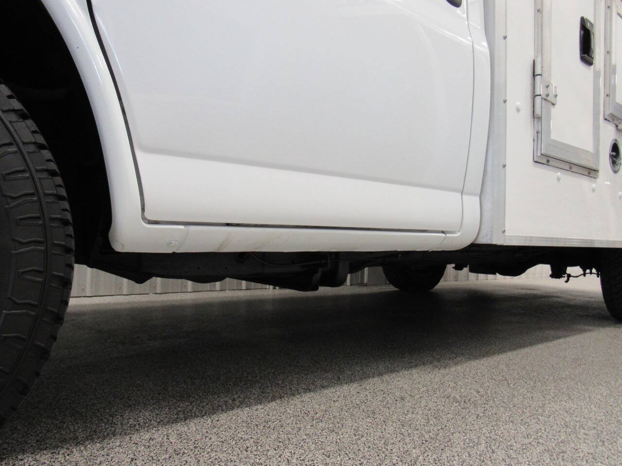 Used 2020 Chevrolet Express 3500 w/ Power Convenience Package RWD image 33