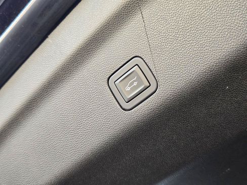 Used 2026 GMC Yukon AT4 Ultimate w/ LPO, Floor Liner Package AWD/4WD image 36