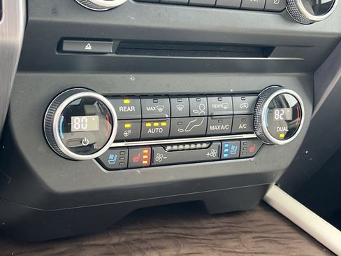 Used 2018 Ford Expedition Platinum image 21